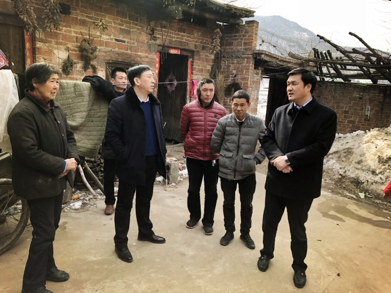 民建“组团”慰问，企业送温暖到家