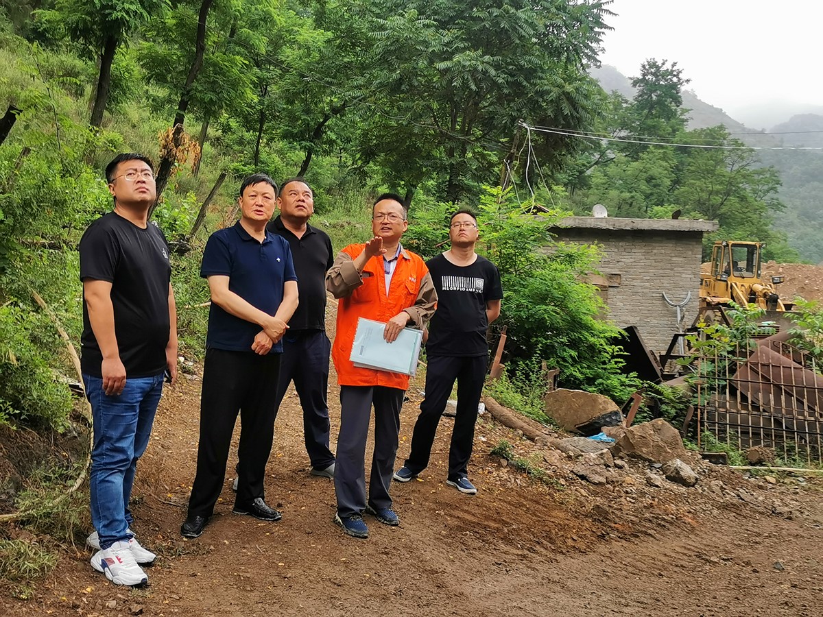 卢氏县领导带队莅临卢氏中科调研指导工作 